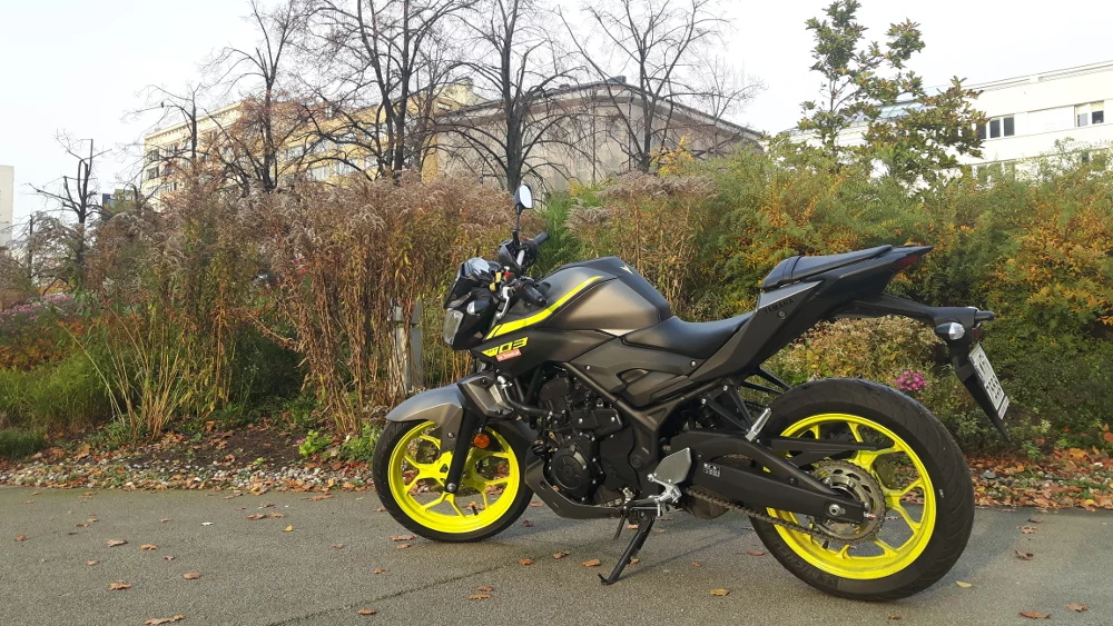 Obok tego motocykla trudno przejść obojętnie.