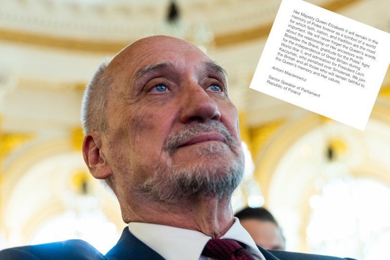 Poseł PiS Antoni Macierewicz żegna królową Elżbietę II