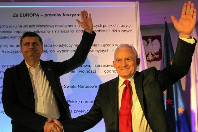 Janusz Palikot i Leszek Miller bratali się już wcześniej. Na zdjęciu: Podpisanie porozumienia "Za Europą, przeciw faszyzmowi"; listopad 2012 roku