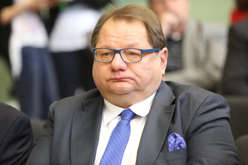 Nieoczekiwanie Ryszard Kalisz w sondażu prezydenckim na włodarza stolicy zajął trzecie miejsce.