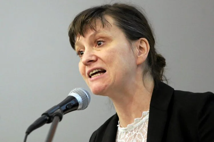Ewa Stankiewicz, propagatorka teorii spiskowych o katastrofie smoleńskiej, nakręciła film "Stan zagrożenia". Jest zła na PiS, że nie został on wyemitowany w TVP.