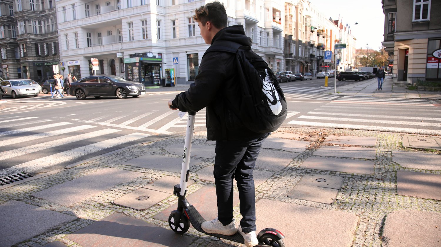 Nowy obowiązek dla dzieci na hulajnogach elektrycznych