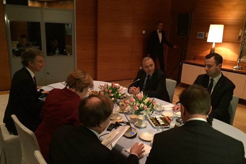 Przedstawiciele opozycji - Grzegorz Schetyna z PO i Władysław Kosiniak-Kamysz spotkali się we wtorek z kanclerz Niemiec Angelą Merkel.