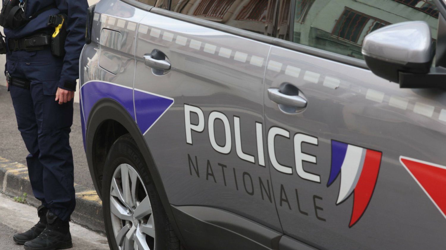 Ojciec zamordował trzy córki i zgłosił się na policję. Najmłodsza miała 4 lata