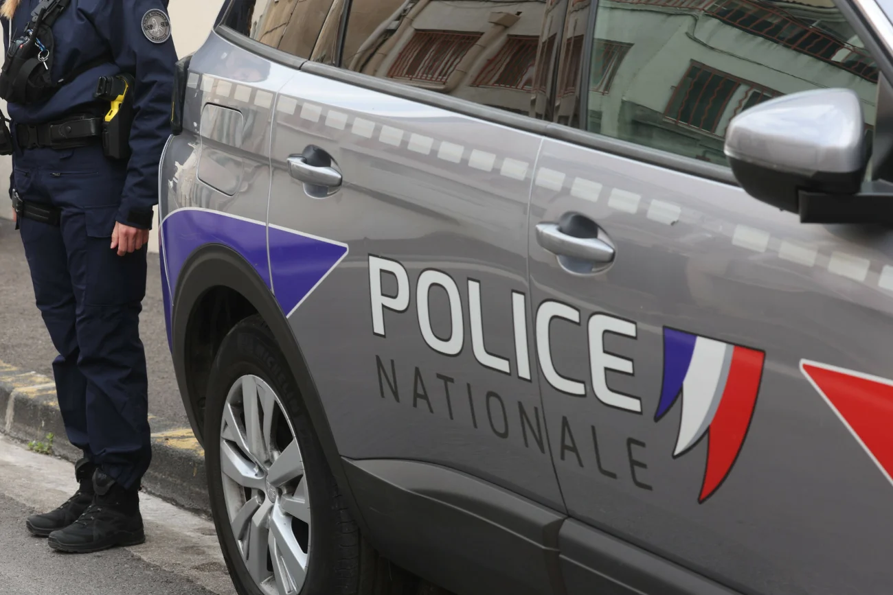 Ojciec zamordował trzy córki i zgłosił się na policję. Najmłodsza miała 4 lata