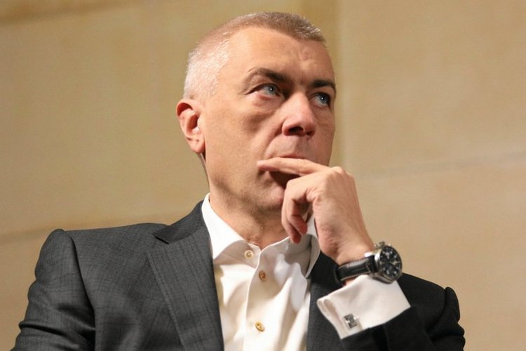 Roman Giertych przedstawił swoją teorię na temat domniemanego konfliktu między PIS i Marianem Banasiem.