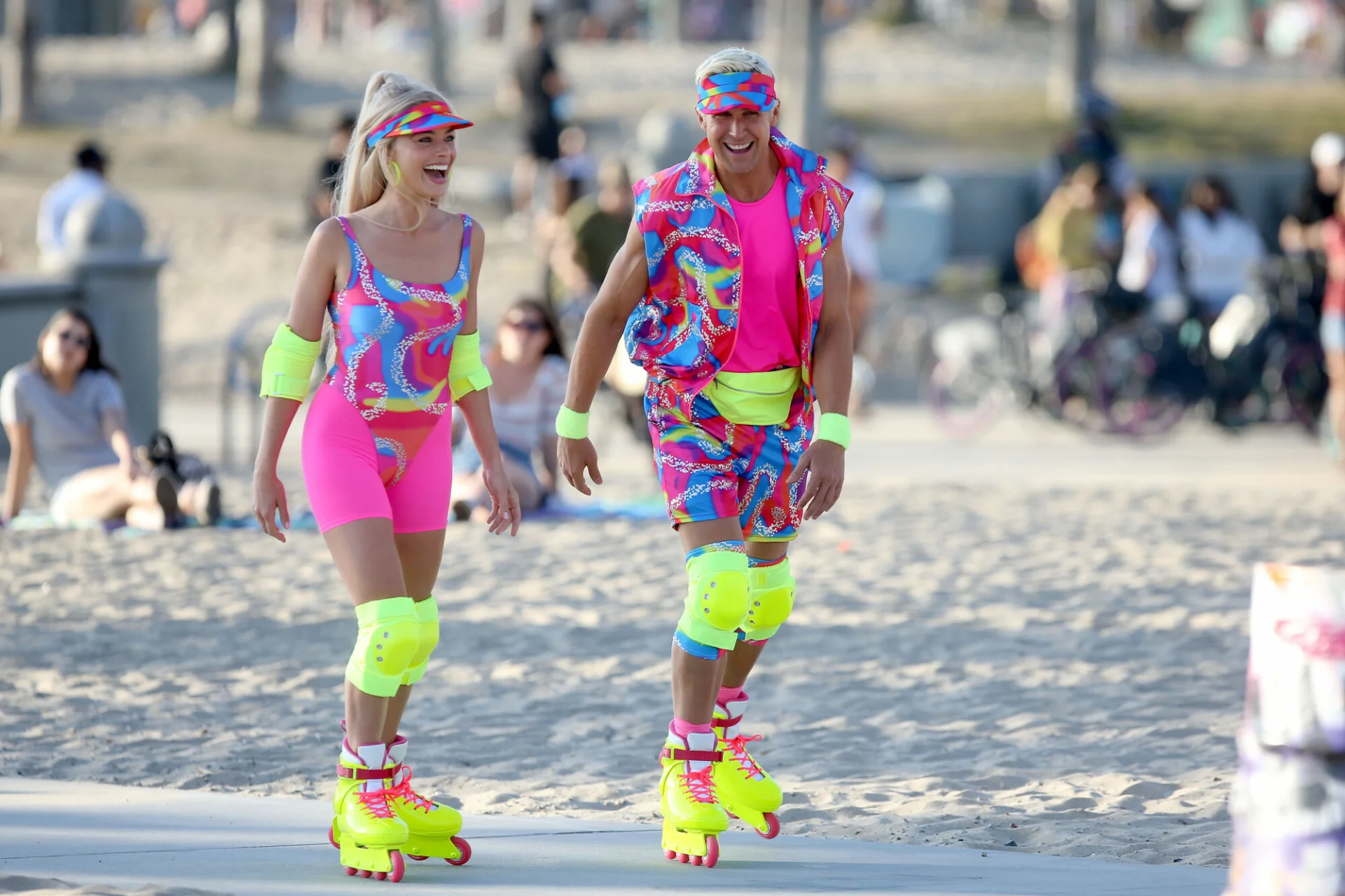 Margot Robbie i Ryan Gosling jako Barbie i Ken na planie "Barbie"