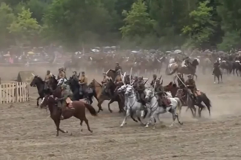 Inscenizacja szarży pod Krojantami, 2013.