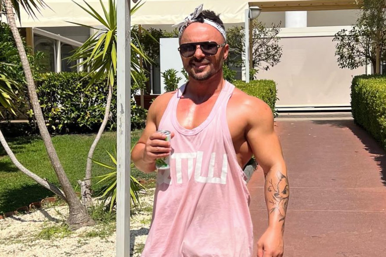 Qczaj wspomina swój coming out. Zdradził, jak zareagowali jego rodzice