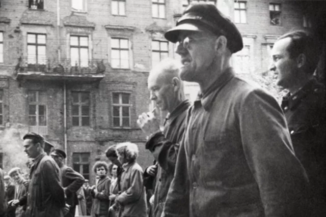 Robotnicy na ulicach Poznania, 28 VI 1956.