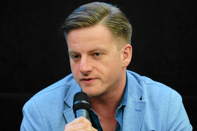 Szczepan Twardoch stwierdził, że większość Polaków została przez Polskę wyruchana