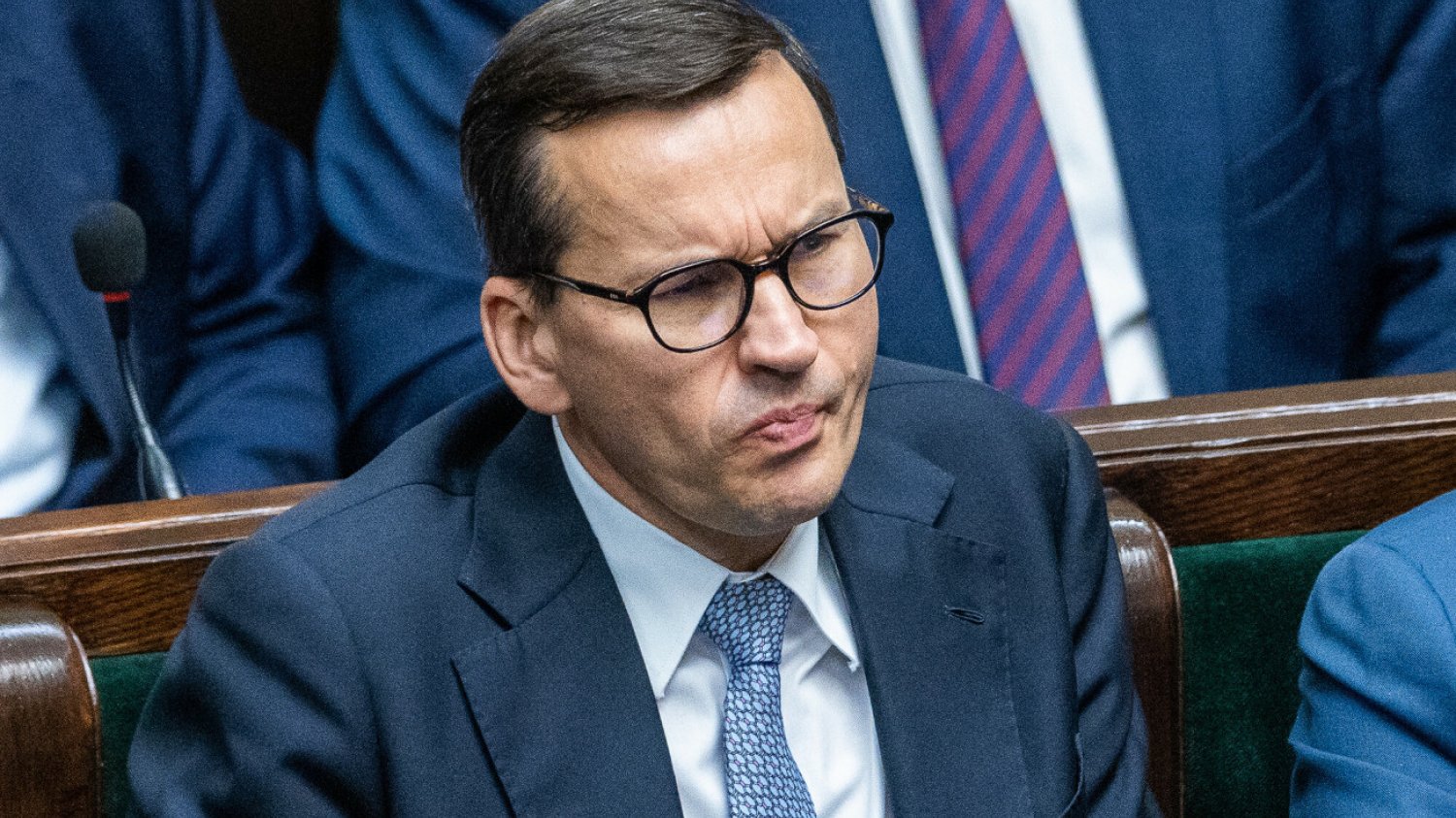 Sondaż CBOS: Znaczne pogorszenie nastawienia do rządu i spadek jego notowań