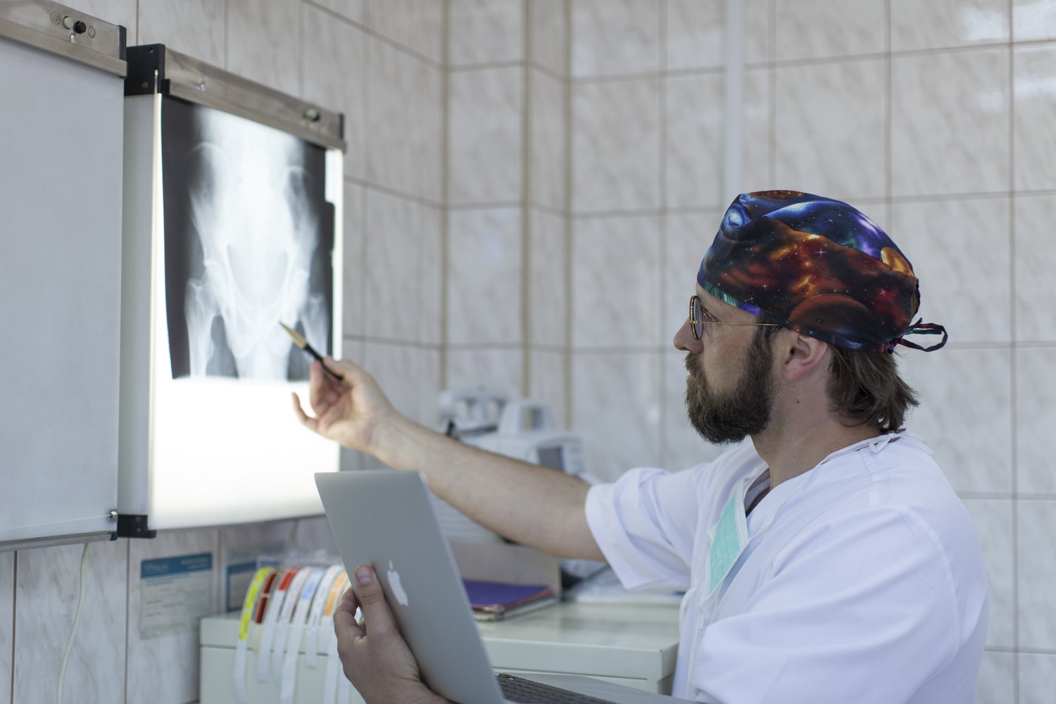 Urolog, dr Andrzej Kupilas tłumaczy, że u dorosłych stulejka leczona jest operacyjnie (obrzezanie, plastyka napletka) klasycznie lub z użyciem lasera CO2.