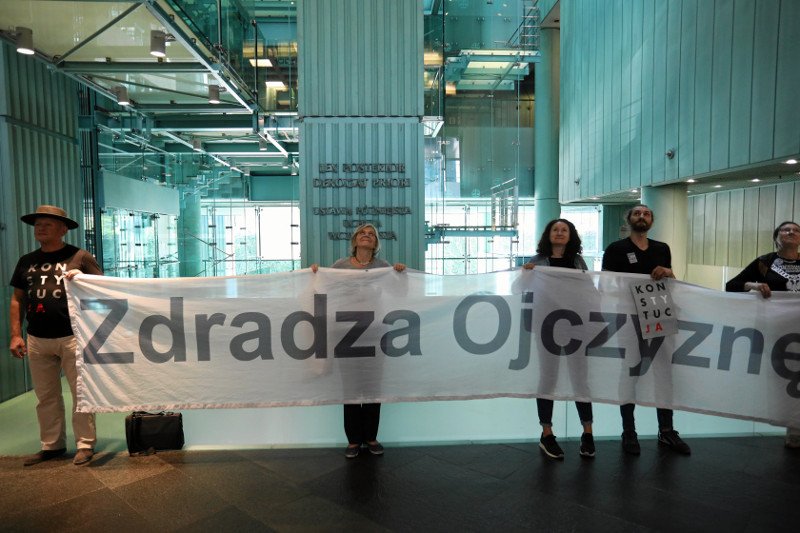 Na zdjęciu protest w Sądzie Najwyższym w związku z oświadczeniem prof. Małgorzaty Gersdorf po spotkaniu z premierem Mateuszem Morawieckim.