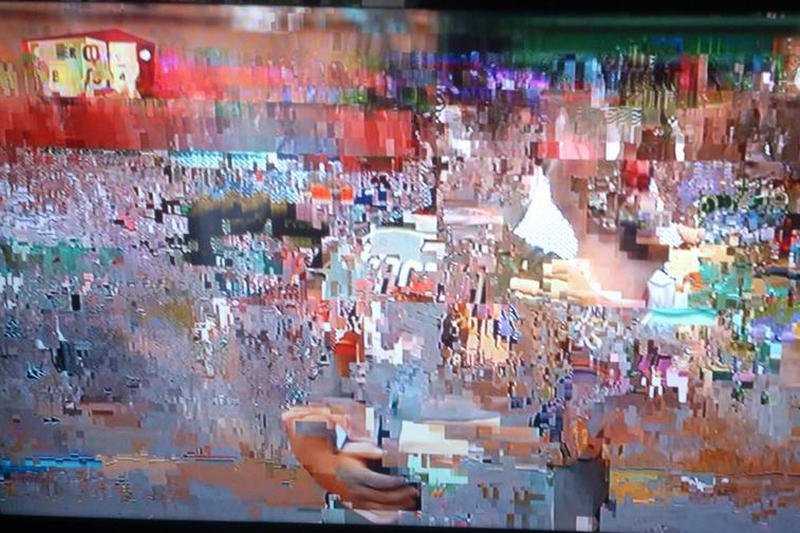 "Za tę jakość zapłacił 100 zł" napisał na Twitterze siatkarz Wojciech Żaliński.