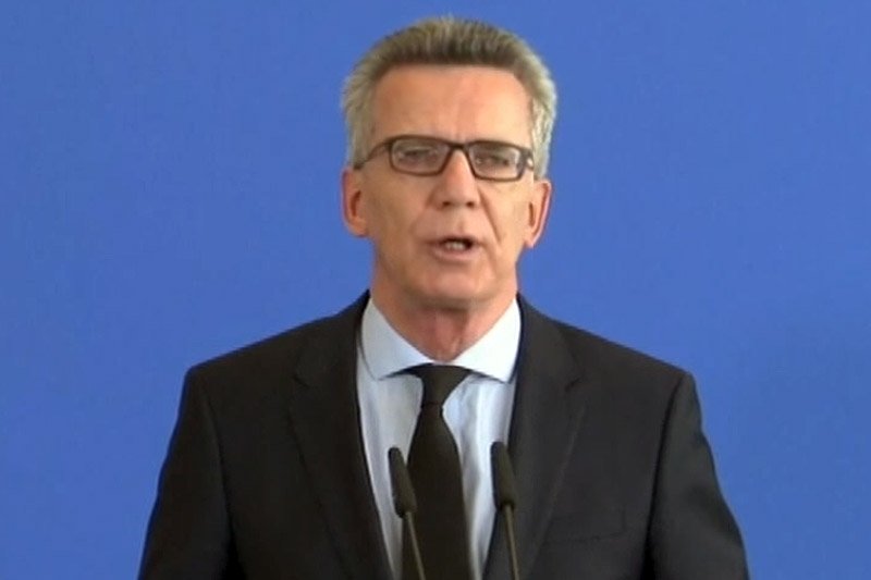 Szef niemieckiego MSW Thomas de Maizière to człowiek, który może sprawić, że uchodźcy jeszcze pożałują, że tak ciągnęli do Niemiec. Im ostrzej się z nimi obejdzie, tym bardziej prawdopodobne, że odeśle Angelę Merkel na polityczną emeryturę.