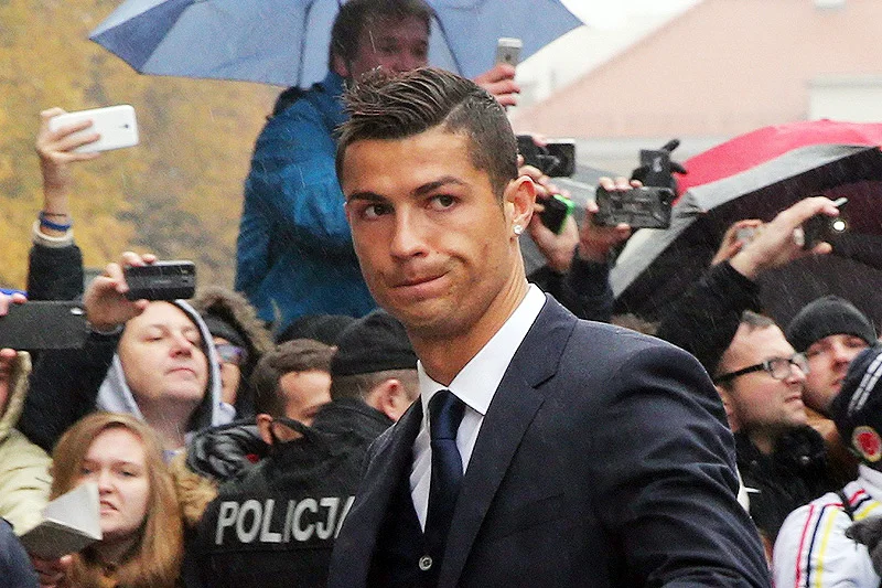 Niemiecki tygodnik "Der Spiegel" twierdzi, że gwiazdor Realu Madryt i piłkarskiej reprezentacji Portugalii Cristiano Ronaldo jest gwałcicielem.