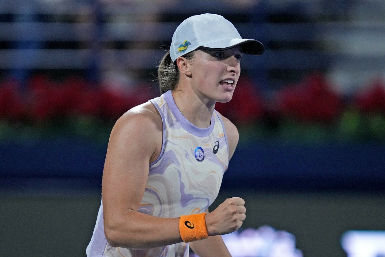 Iga Świątek zaliczyła kolejny udany występ na kortach o twardej nawierzchni. Tym razem ograła Ludmiłę Samsonową.