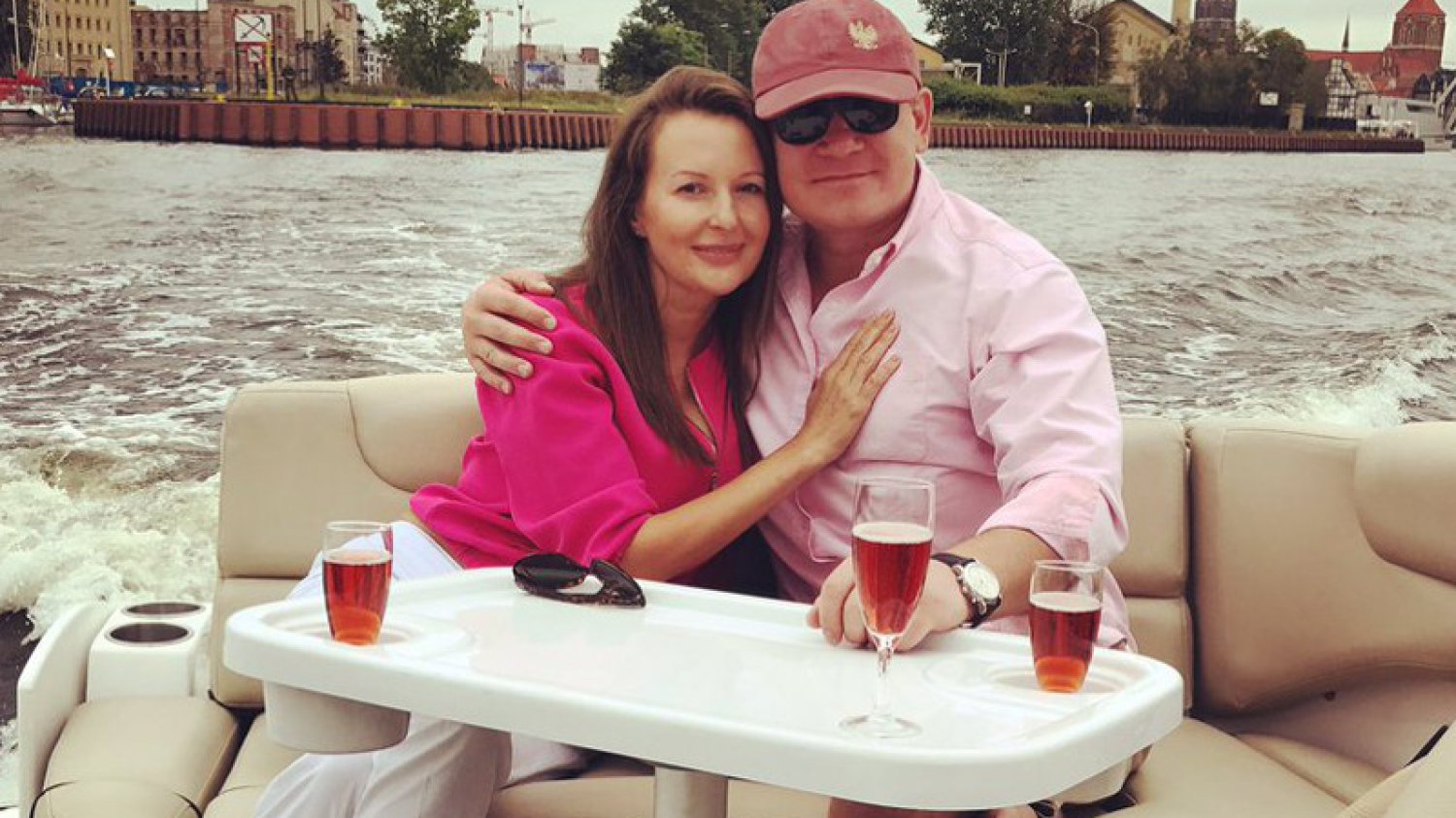 Partnerka Dominika Tarczyńskiego rozważa start w wyborach na prezydenta Kielc. Kilka tygodni temu poseł PiS chwalił się jej zdjęciami w bikini.
