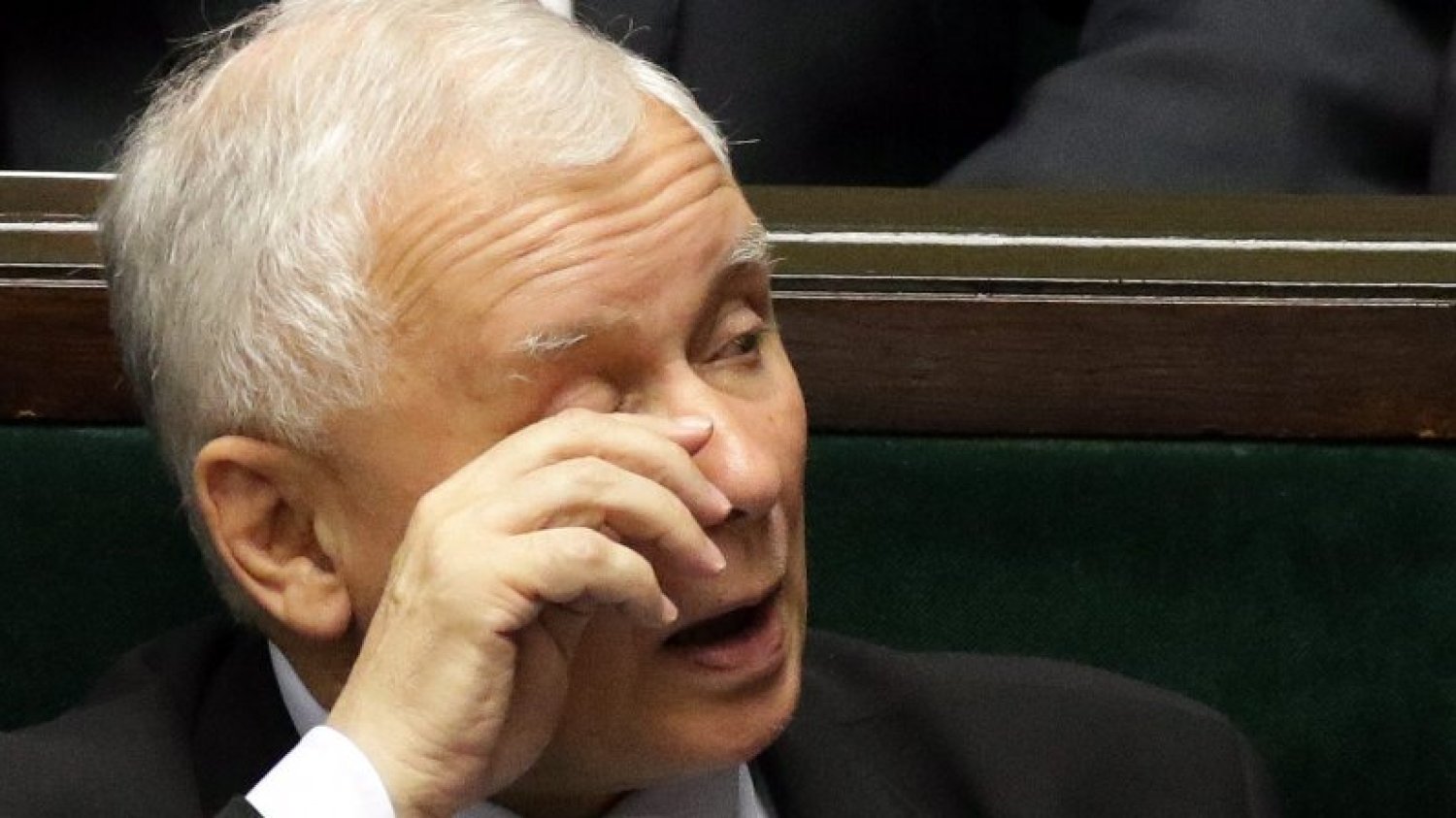 Rodzinna tragedia Jarosław Kaczyńskiego przysłoniła patrzenie na politykę. Na Ukrainie komentowane jest nieoficjalne spotkanie lidera PiS z prezydentem Ukrainy.