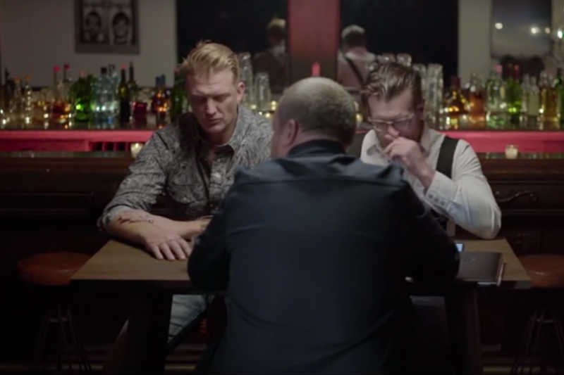 Po raz pierwszy od zamachu w Paryżu muzycy z Eagles Of Death Metal opowiadają o wydarzeniach z 13 grudnia.