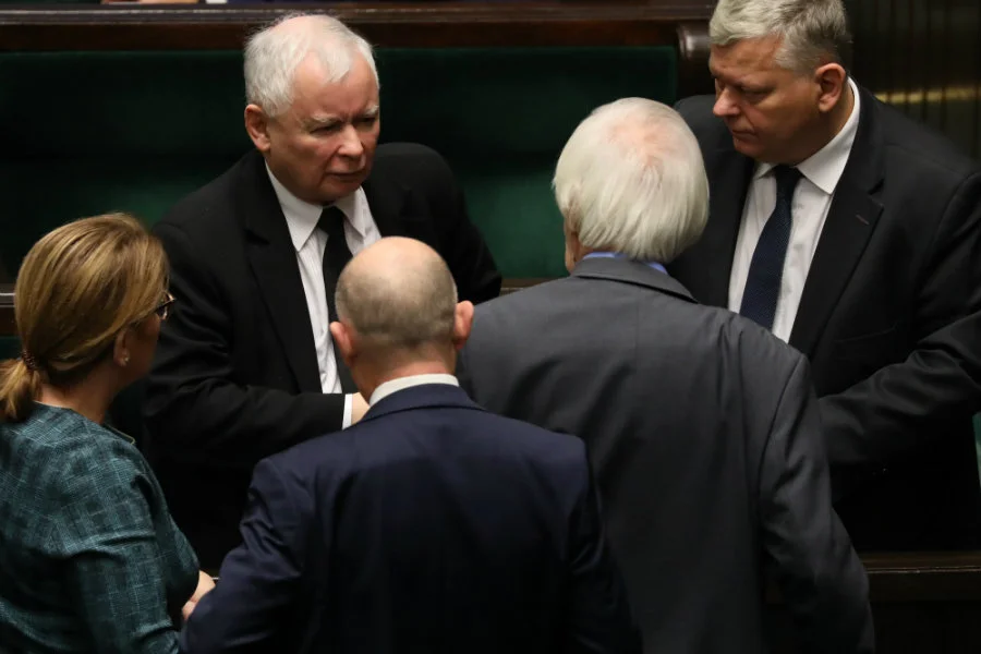 Adam Glapiński pojawił się na spotkaniu opłatkowym PiS.