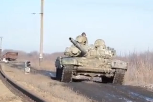 Ukraińscy żołnierze wycofują się z miasta Debalcewe