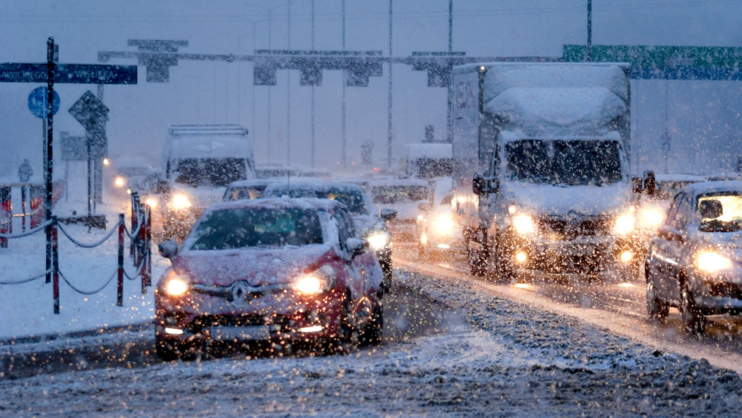 Pierwszy atak zimy już się zaczął. Alert RCB wysłany do kolejnych powiatów