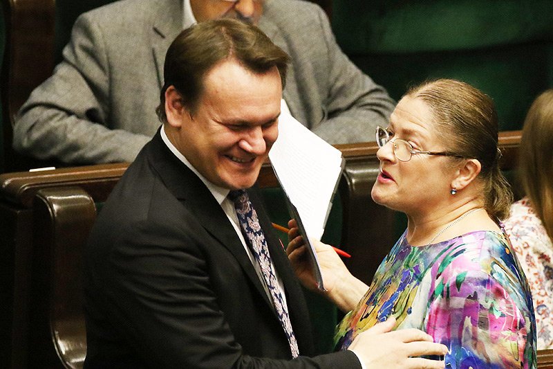 Dominik Tarczyński dołączył do Krystyny Pawłowicz w atakach na Magdalenę Adamowicz.