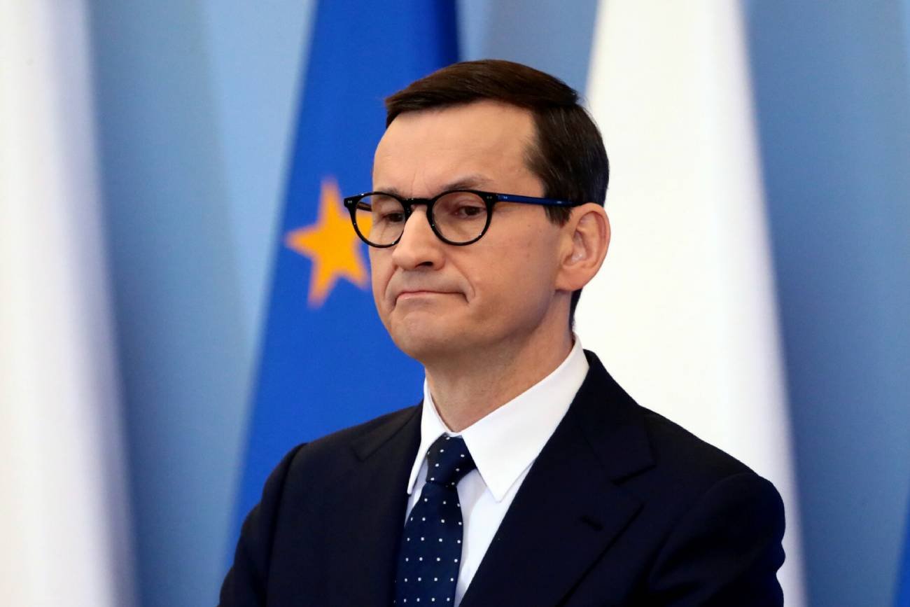 Premier Mateusz Morawiecki został Politykiem Roku 2021 w sondażu CBOS, ale tylko dzięki 10 proc. głosów.
