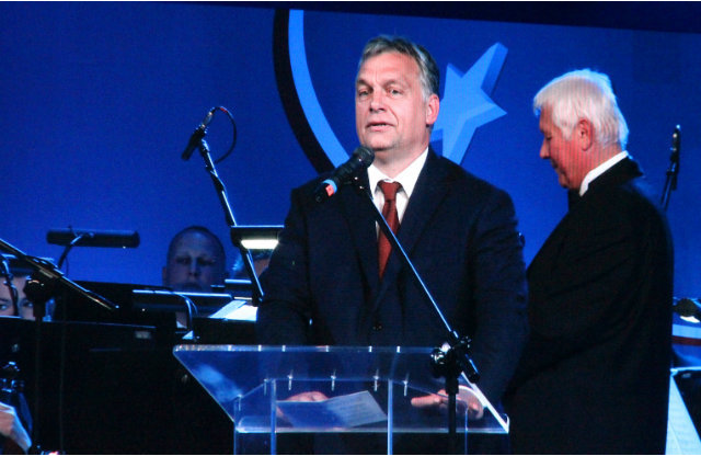 Czas na europejską kontrrewolucję – zapowiada krynicki "Człowiek roku", premier – Viktor Orban. Drugi o z tym tytułem, Jarosław Kaczyński "podnosi poprzeczkę: - Gotowi jesteśmy do inicjatywy.