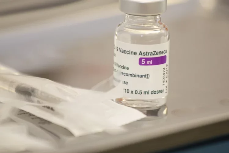 Sąd w Brukseli zadecydował, że AstraZeneca ma dostarczyć krajom Unii Europejskiej 50 mln dawek szczepionki do 27 września.