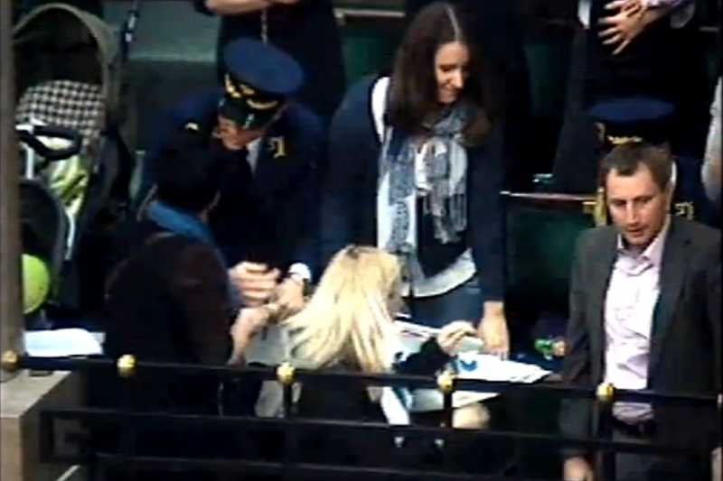 Sejm opublikował nagranie pokazujące zajście na galerii z udziałem rodziców i Straży Marszłkowskiej.