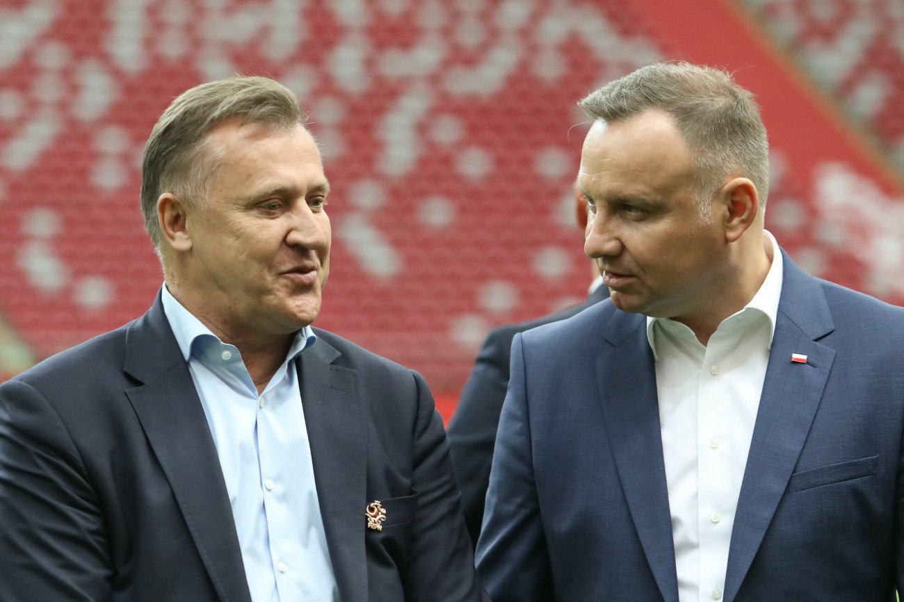 Prezes PZPN Cezary Kulesza będzie musiał poradzić sobie z kolejnym kryzysem medialnym wokół federacji piłkarskiej.