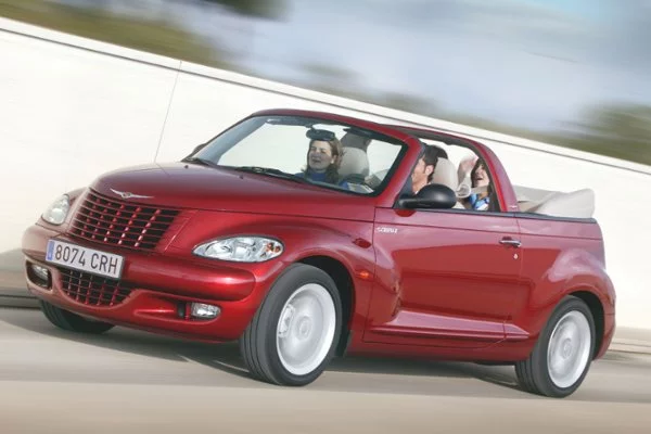 Chrysler Pt Cruiser Cabrio. To auto w standardowej wersji ma sporo problemów z trwałością zawieszenia. W wersji cabrio mogą jeszcze dojść problemy z dachem.