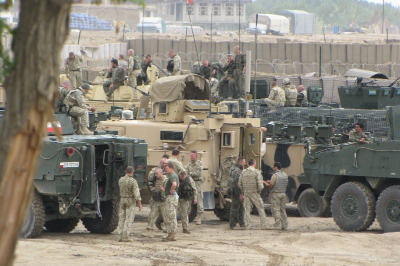 Polska misja w Afganistanie zakończyła się trzy lata temu. Jak wyglądało życie w naszych bazach zaczynamy dowiadywać się dopiero teraz.