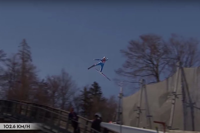 Norweg Daniel-André Tande zaliczył fatalnie wyglądający upadek podczas serii próbnej przed konkursem indywidualnym w Planicy