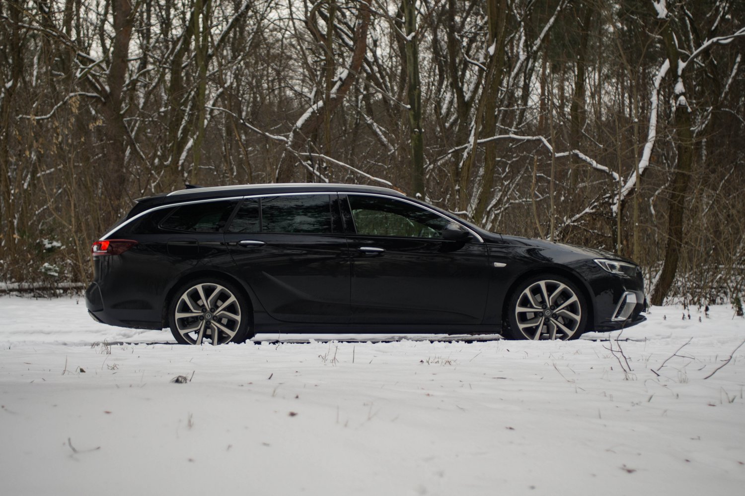 Opel Insignia GSi Sports Tourer to praktyczne, komfortowe i świetnie wyglądające kombi.