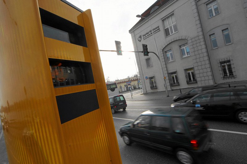 Fotoradar przy warszawskiej Wisłostradzie.