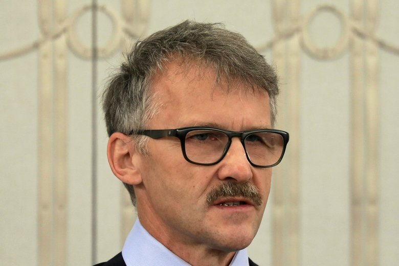 Leszek Mazur, przewodniczący nowej KRS, chce dyskutować o wyjściu KRS z ENCJ. Wcześniej ENCJ przegłosowała zawieszenie KRS.