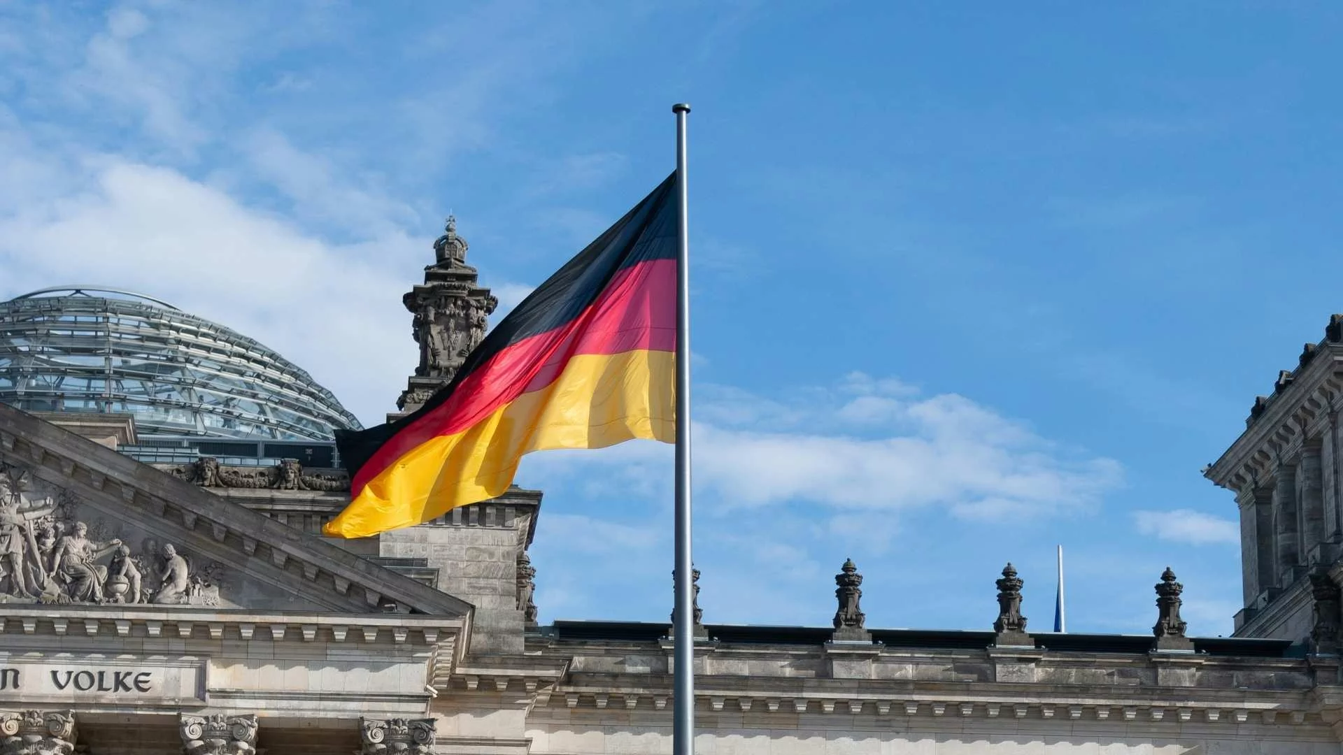 Niepokojące badanie u sąsiadów. Coraz częściej przymykają oko na ekstremizm