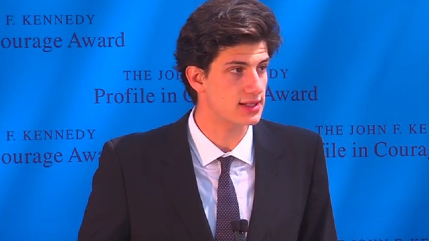 Jack Schlossberg - wnuczek Johna F. Kennedy'ego wzbudza duże zainteresowanie.