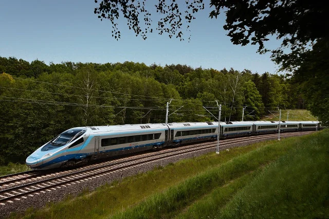Super Promo to pula tańszych biletów na przejazdy pociągami Pendolino i Express InterCity