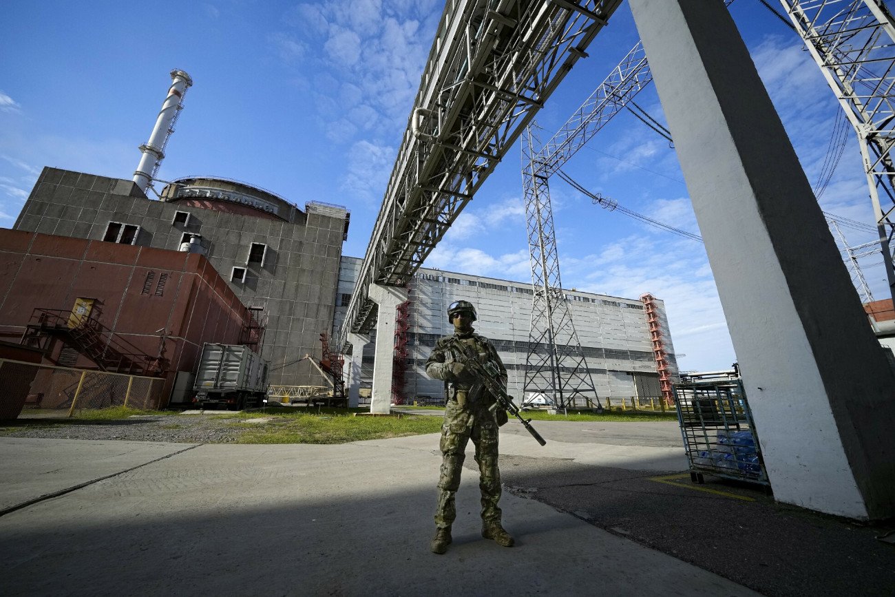 Rosjanie ewakuują teren przy elektrowni w Zaporożu. Jest komunikat MAEA Rosjanie ewakuują teren przy elektrowni w Zaporożu. Jest komunikat MAEA