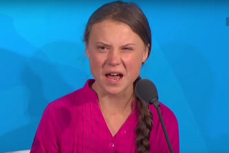 16-letnia Greta Thunberg stała się obiektem ataku prawicy - nie tylko polskiej.