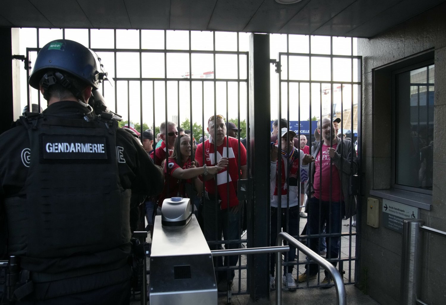 Kibice Liverpoolu próbujący dostać się na finał Ligi Mistrzów w Paryżu. Nie wszystkim się udało