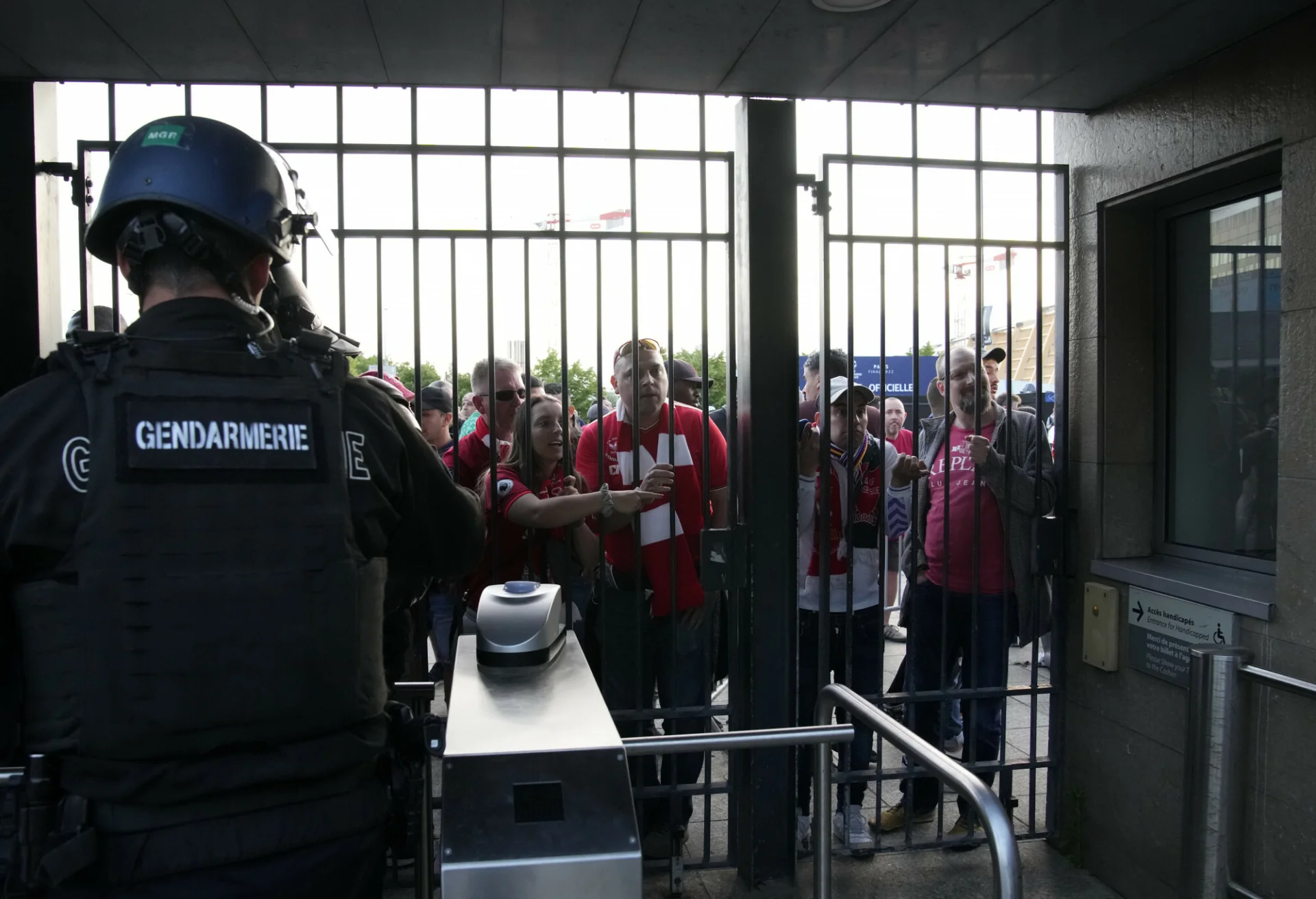 Kibice Liverpoolu próbujący dostać się na finał Ligi Mistrzów w Paryżu. Nie wszystkim się udało