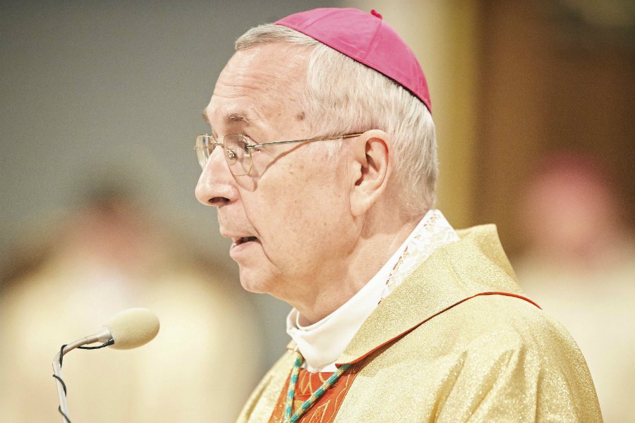 Episkopat Polski zaapelował do wszystkich parafii w Polsce o zwiększenie liczby niedzielnych mszy świętych w związku z epidemią koronawirusa.