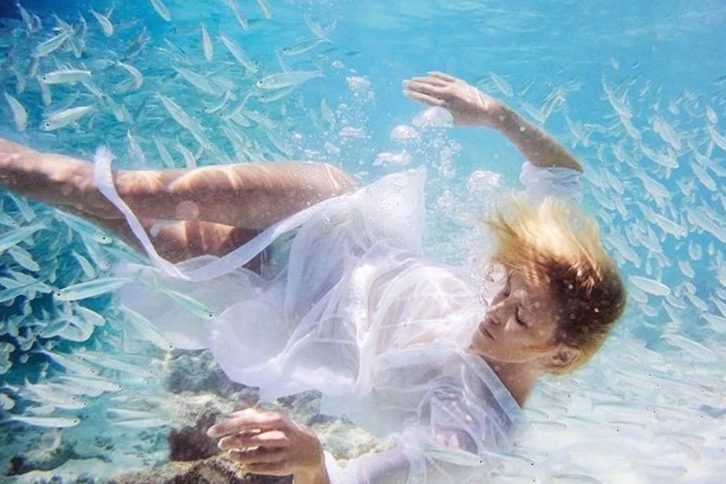 Zanieczyszczenia środowiska w tym oceanów to już ogromny problem. Całe szczęście coraz więcej miejsc wycofuje się z używania plastikowych opakowań czy słomek