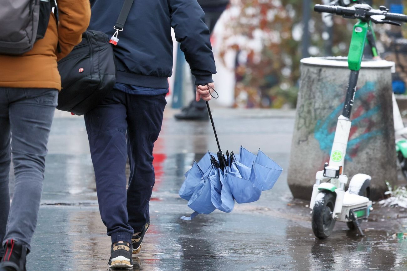 Pogoda na niedzielę 24 listopada: w całym kraju będzie dziś pochmurno, niebo obdaruje nas mało przyjemnymi opadami.